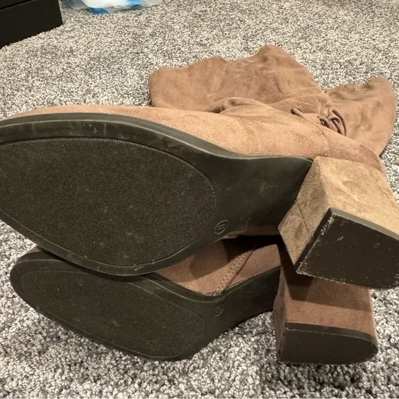 Journee Women's Taupe Wide Calf Knee-High Boots Size 8 EUC - Picture 9 of 16